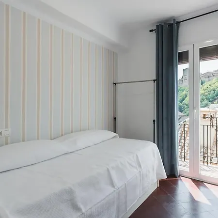 Tuguest Cobertizo Duplex Granada