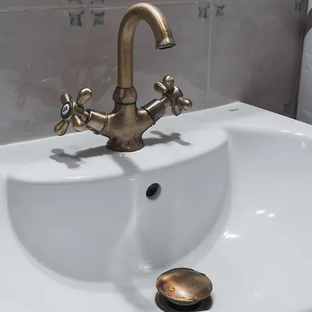 Tuguest Cobertizo Duplex *